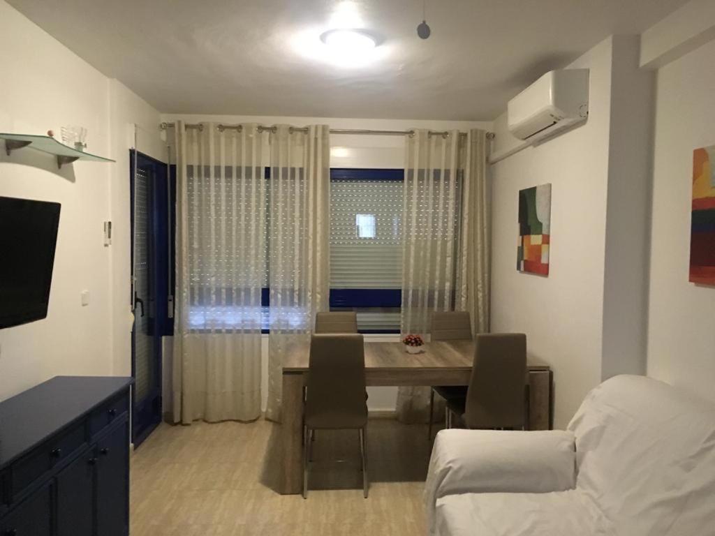 2-Bedroom And Living Room Apartment Near Campoamor Beach Ngoại thất bức ảnh